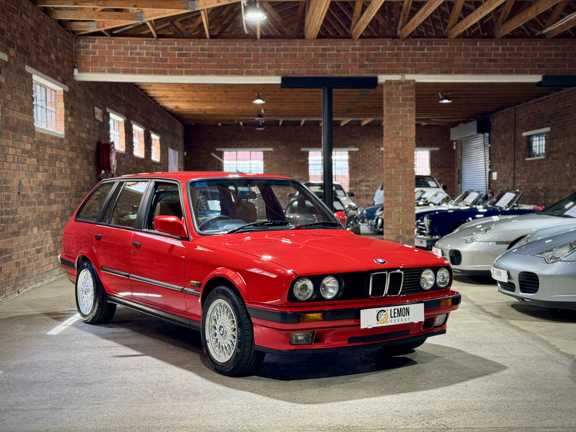1990 BMW 320i Touring (E30)