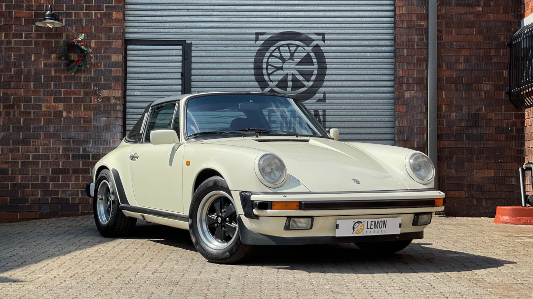 1984 Porsche 911 Carrera 3.2 Targa