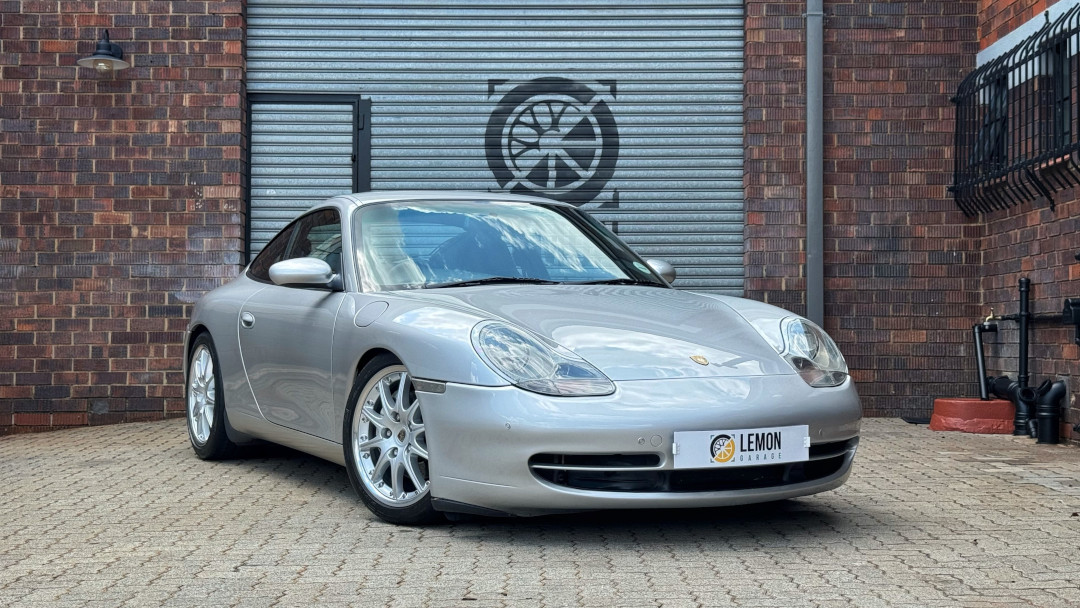 2000 Porsche 911 Carrera 4 (996)