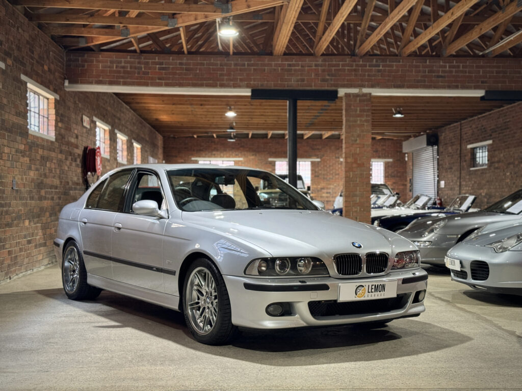 2000 BMW M5 (E39)