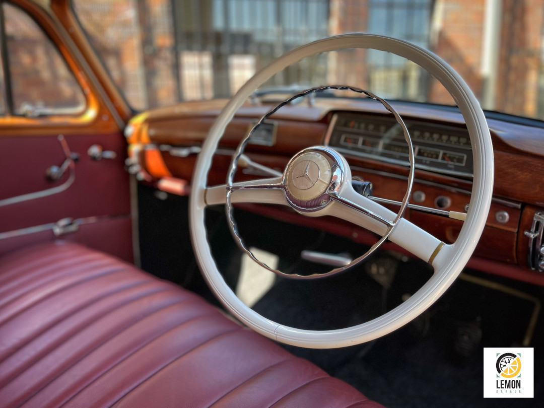 1959 Mercedes Benz 220 S Ponton Sedan