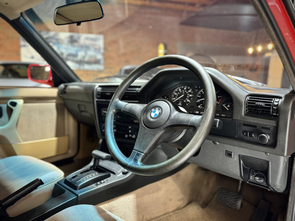 1990 BMW 320i Touring (E30)