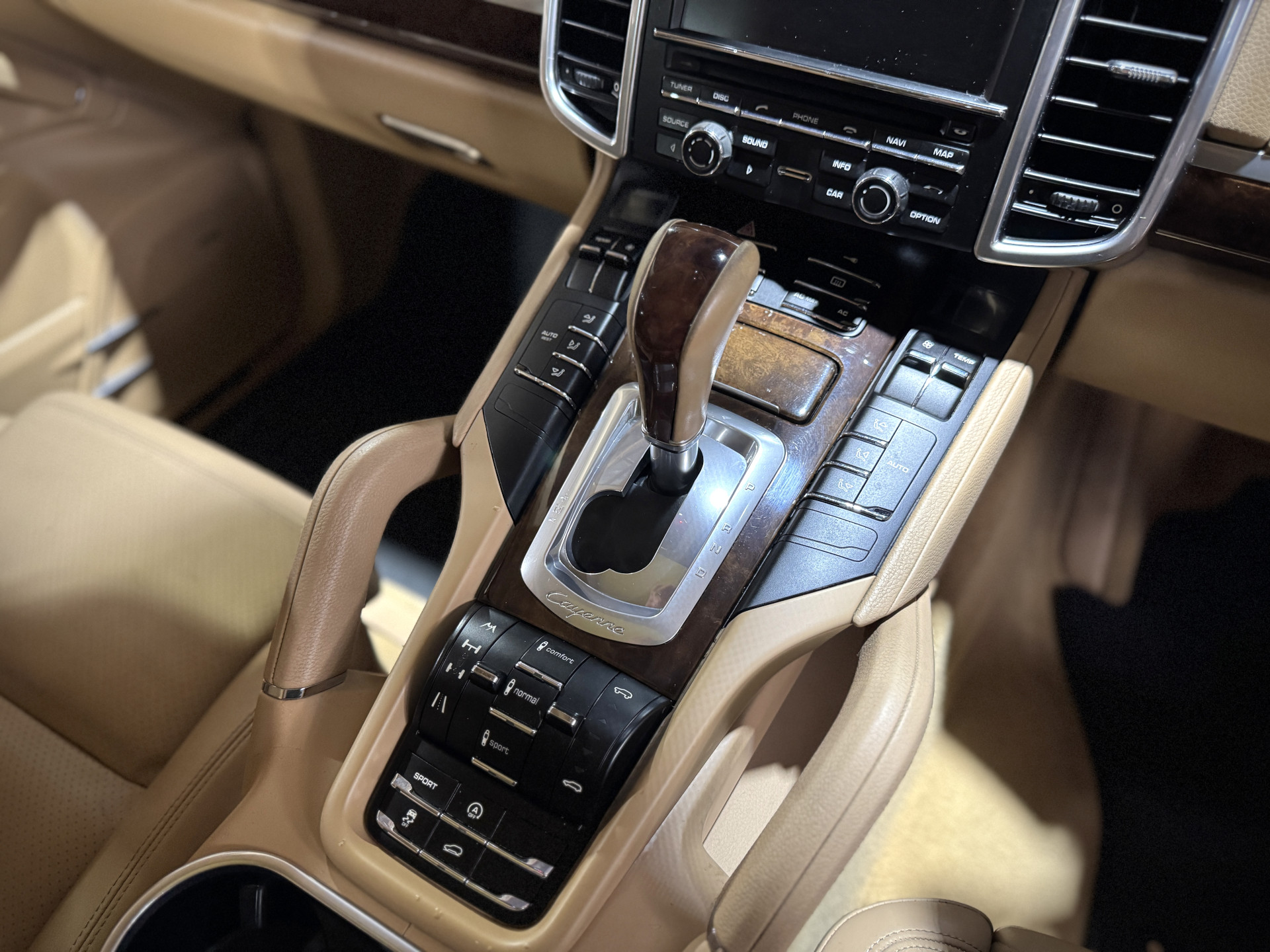 2011 Porsche Cayenne S (E2)