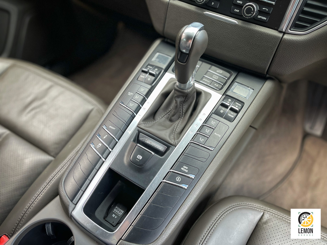 2015 Porsche Macan S