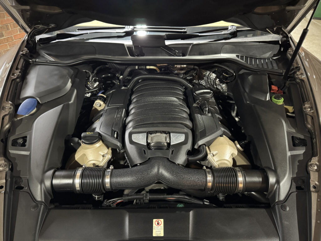 2011 Porsche Cayenne S (E2)