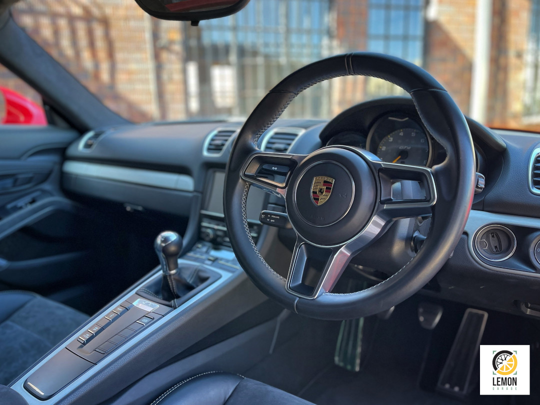 2016 Porsche Cayman GT4
