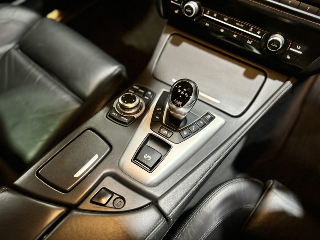 2013 BMW M5 (F10)