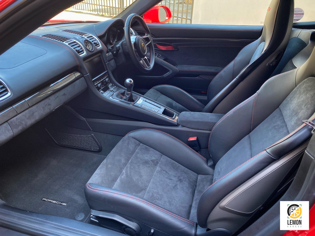 2016 Porsche Cayman GT4