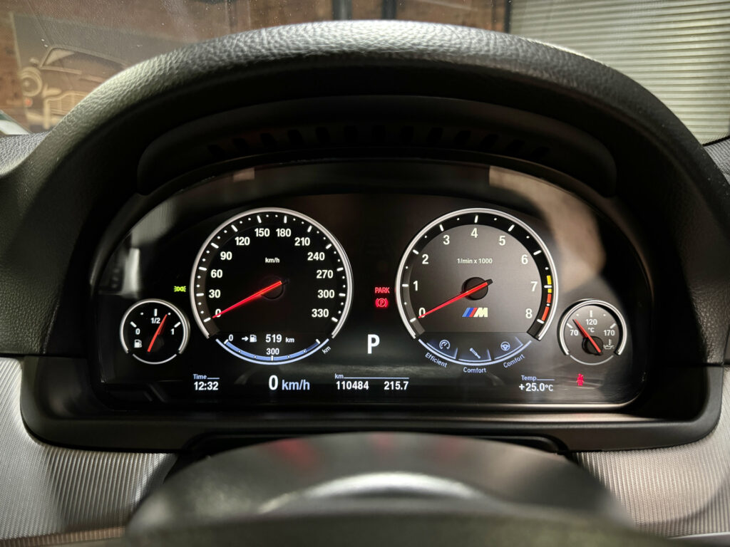 2013 BMW M5 (F10)