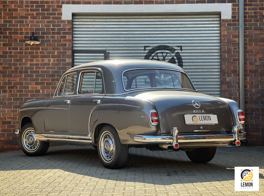1959 Mercedes Benz 220 S Ponton Sedan