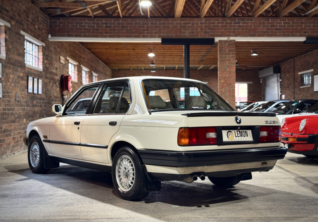 1989 BMW 325i (E30)
