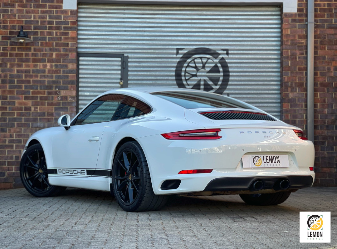 2017 Porsche 911 Carrera