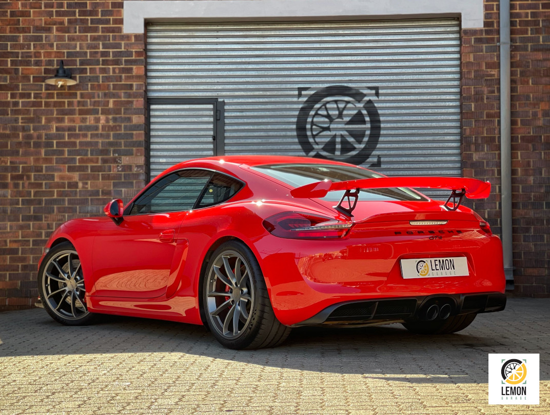 2016 Porsche Cayman GT4