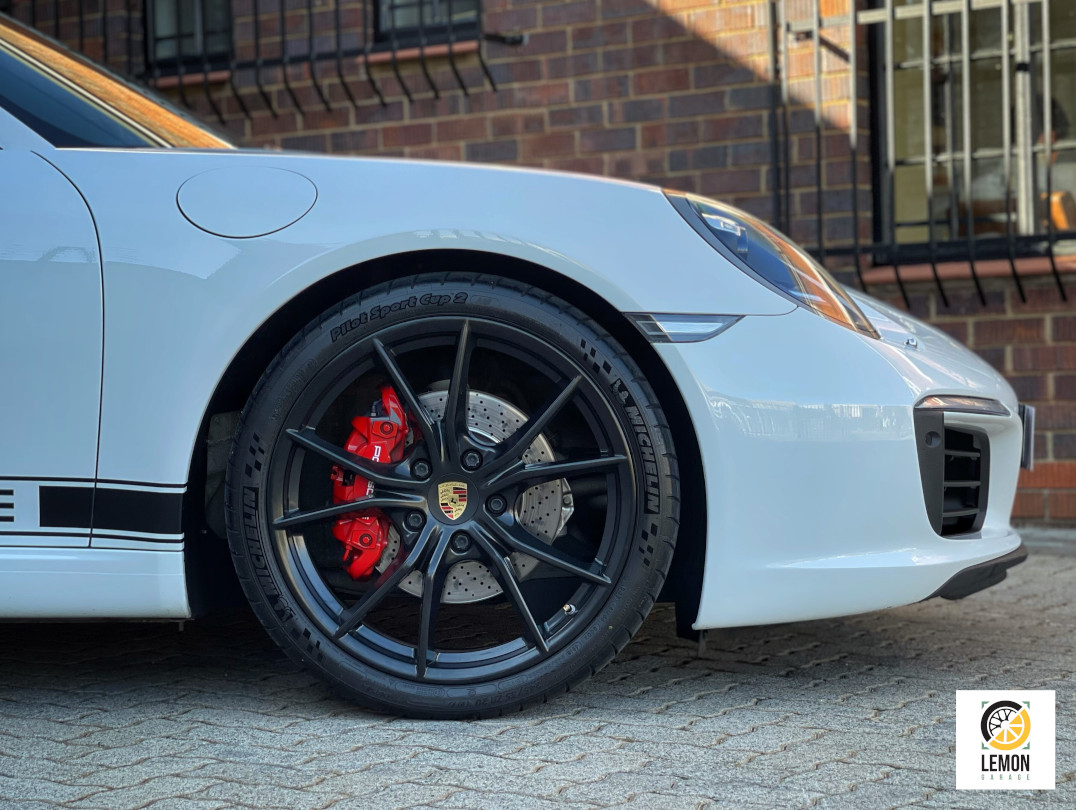 2017 Porsche 911 Carrera