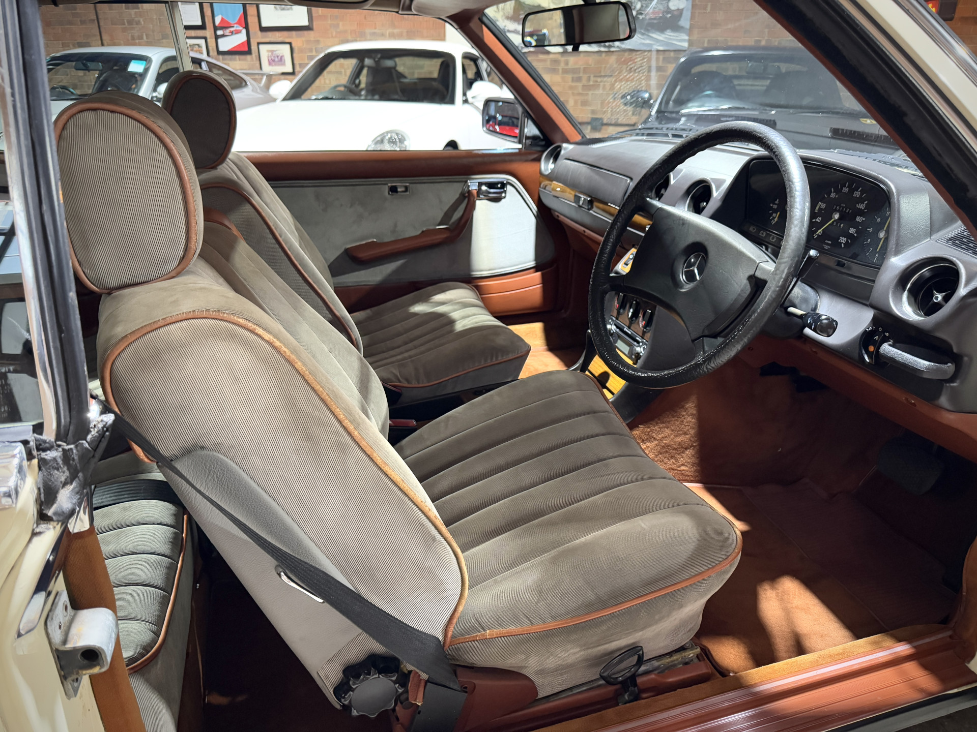 1982 Mercedes Benz 230 CE