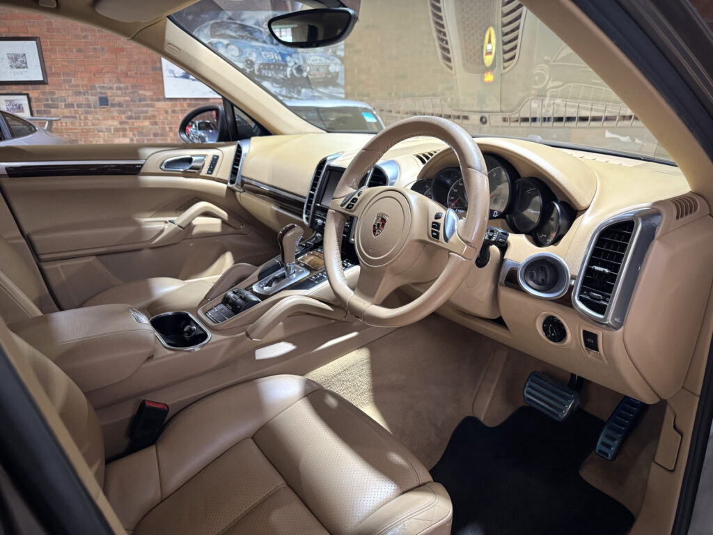 2011 Porsche Cayenne S (E2)