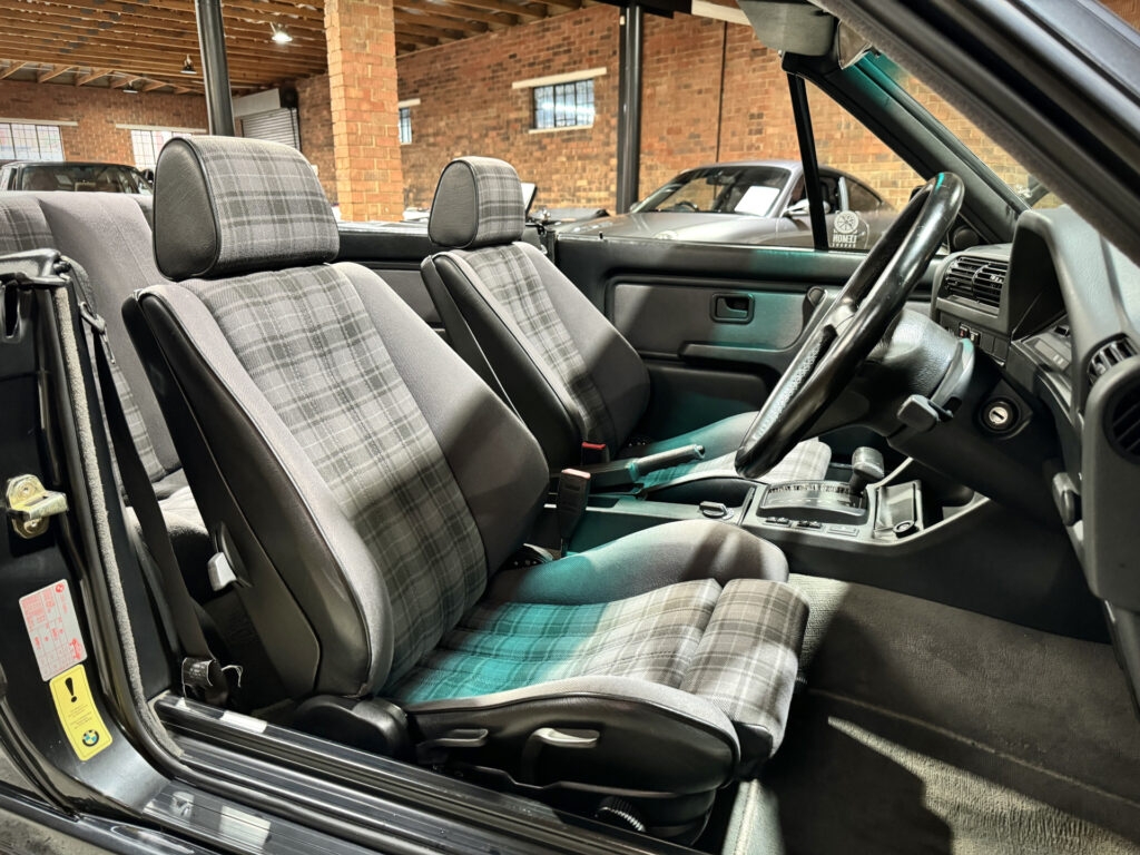 1990 BMW 325i Cabriolet (E30)