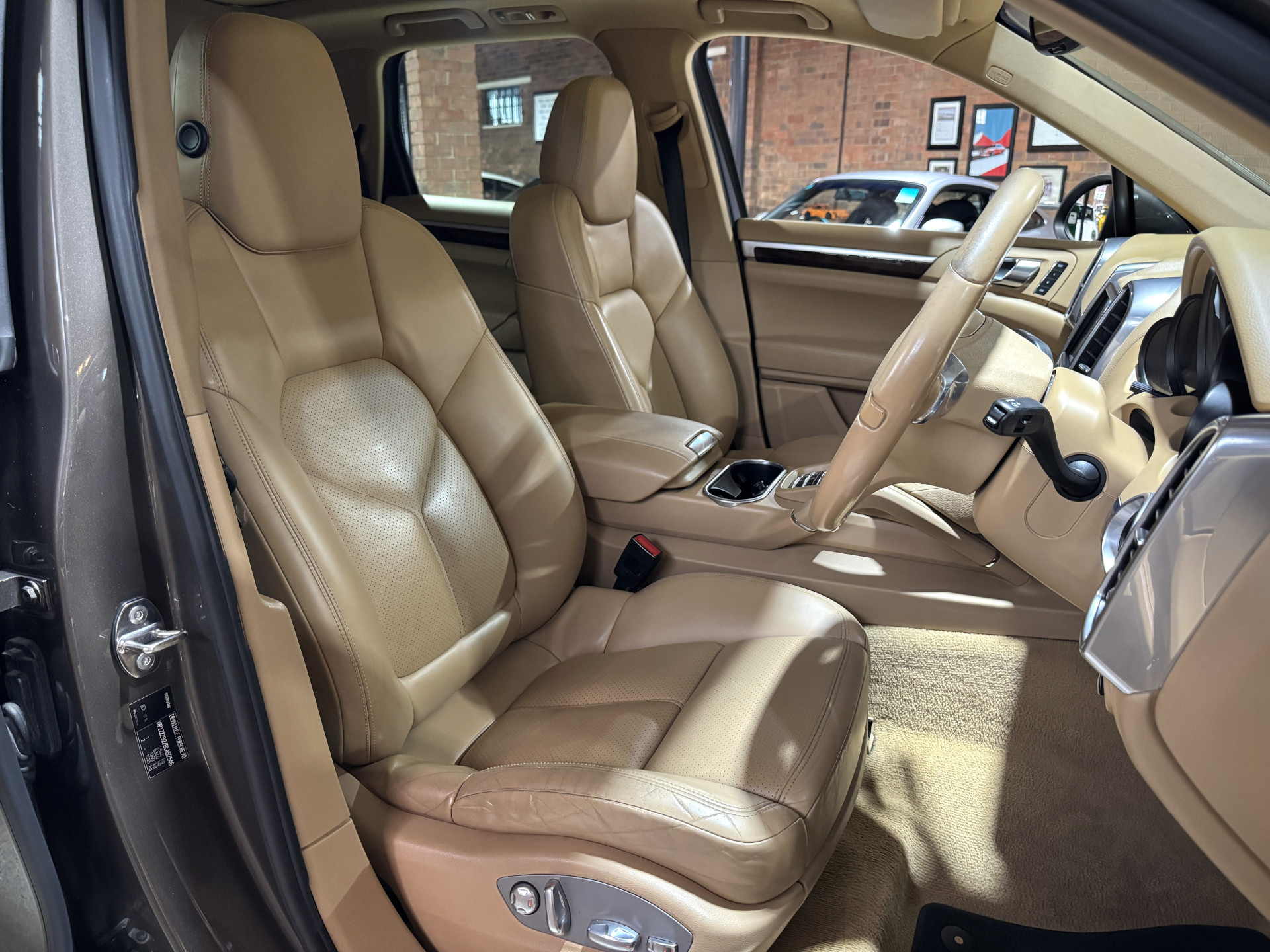 2011 Porsche Cayenne S (E2)