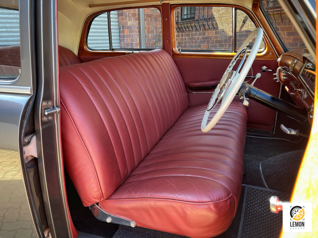 1959 Mercedes Benz 220 S Ponton Sedan