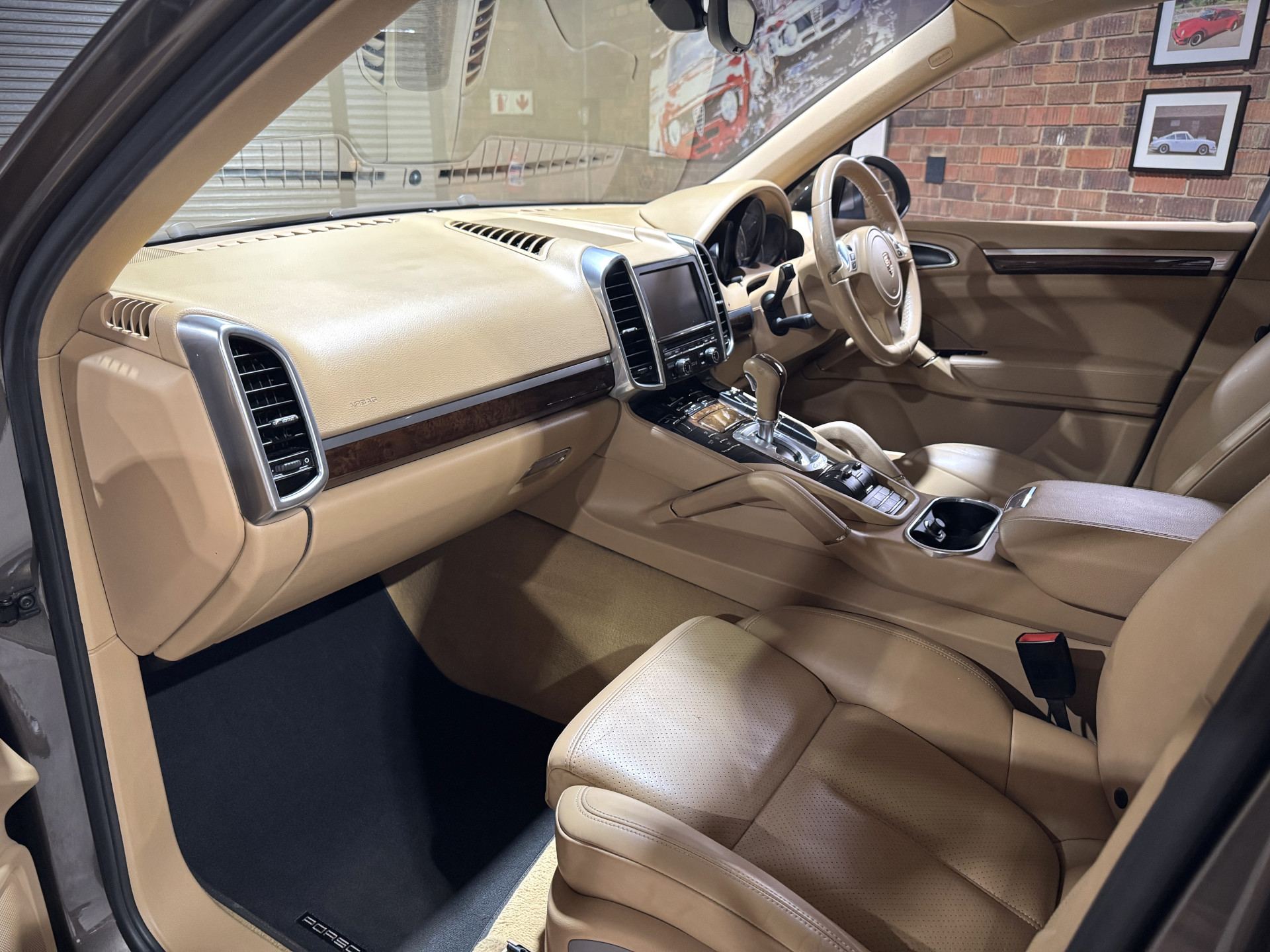 2011 Porsche Cayenne S (E2)