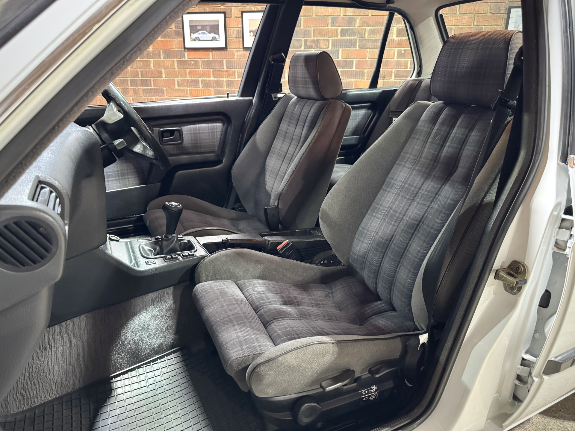 1992 BMW 318I (E30)