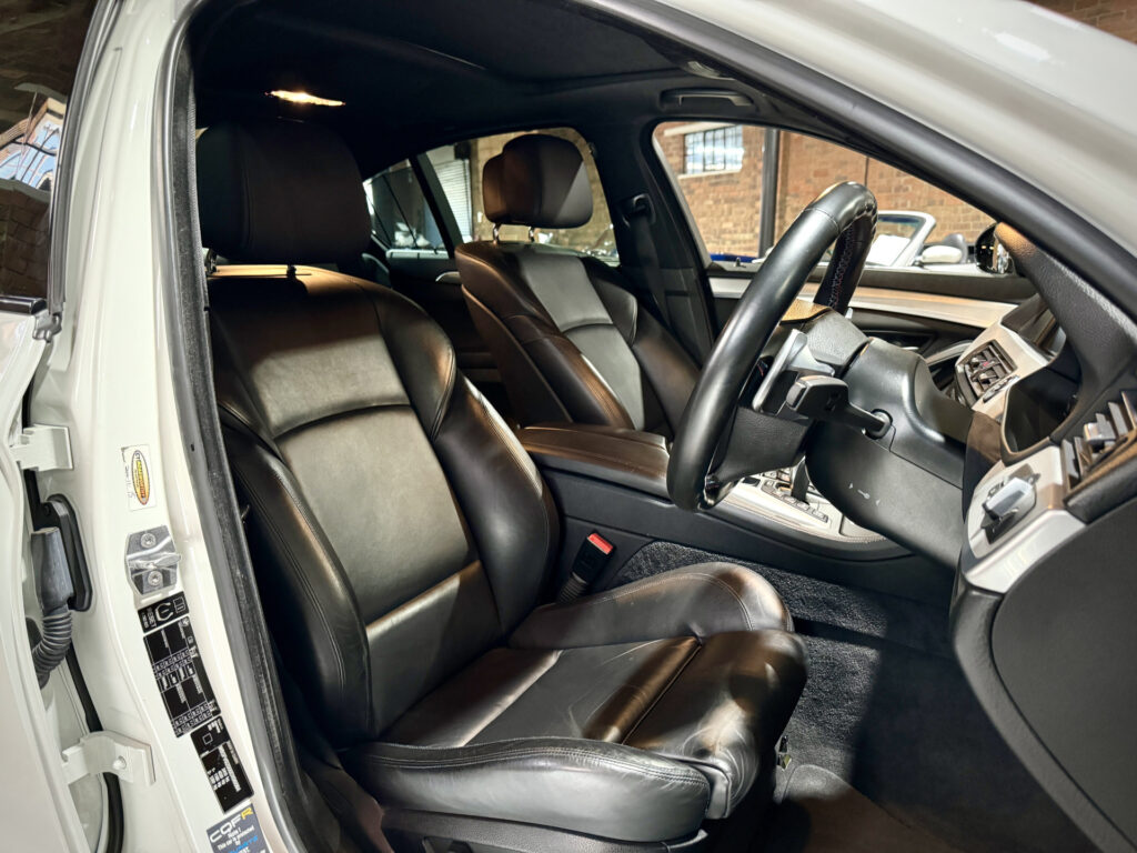 2013 BMW M5 (F10)