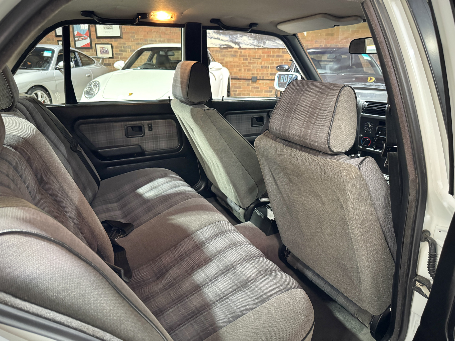 1992 BMW 318I (E30)