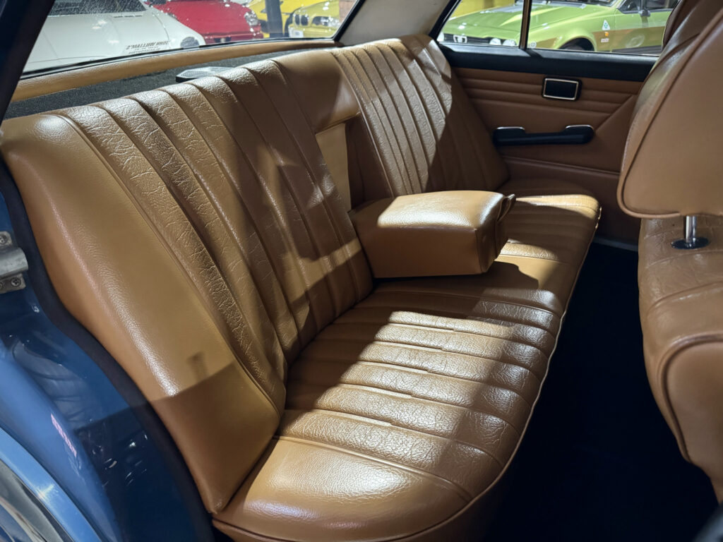 1976 Mercedes Benz 240D