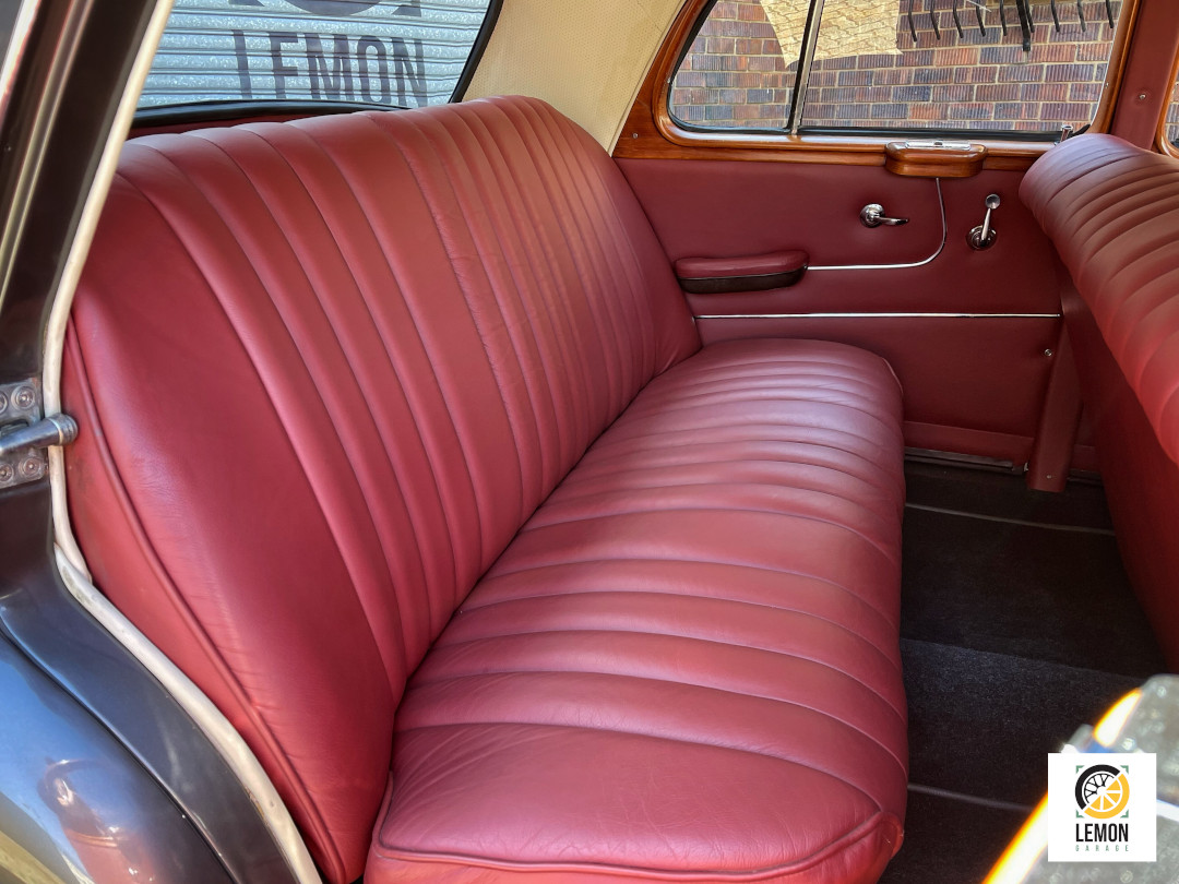 1959 Mercedes Benz 220 S Ponton Sedan