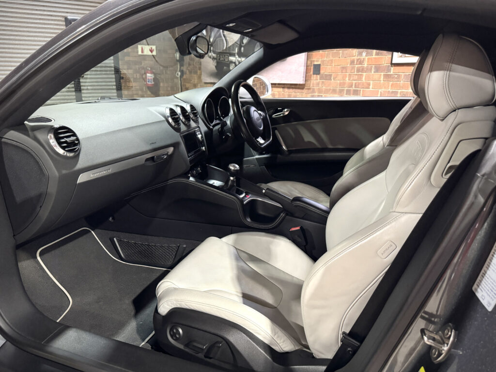 2010 Audi TT RS