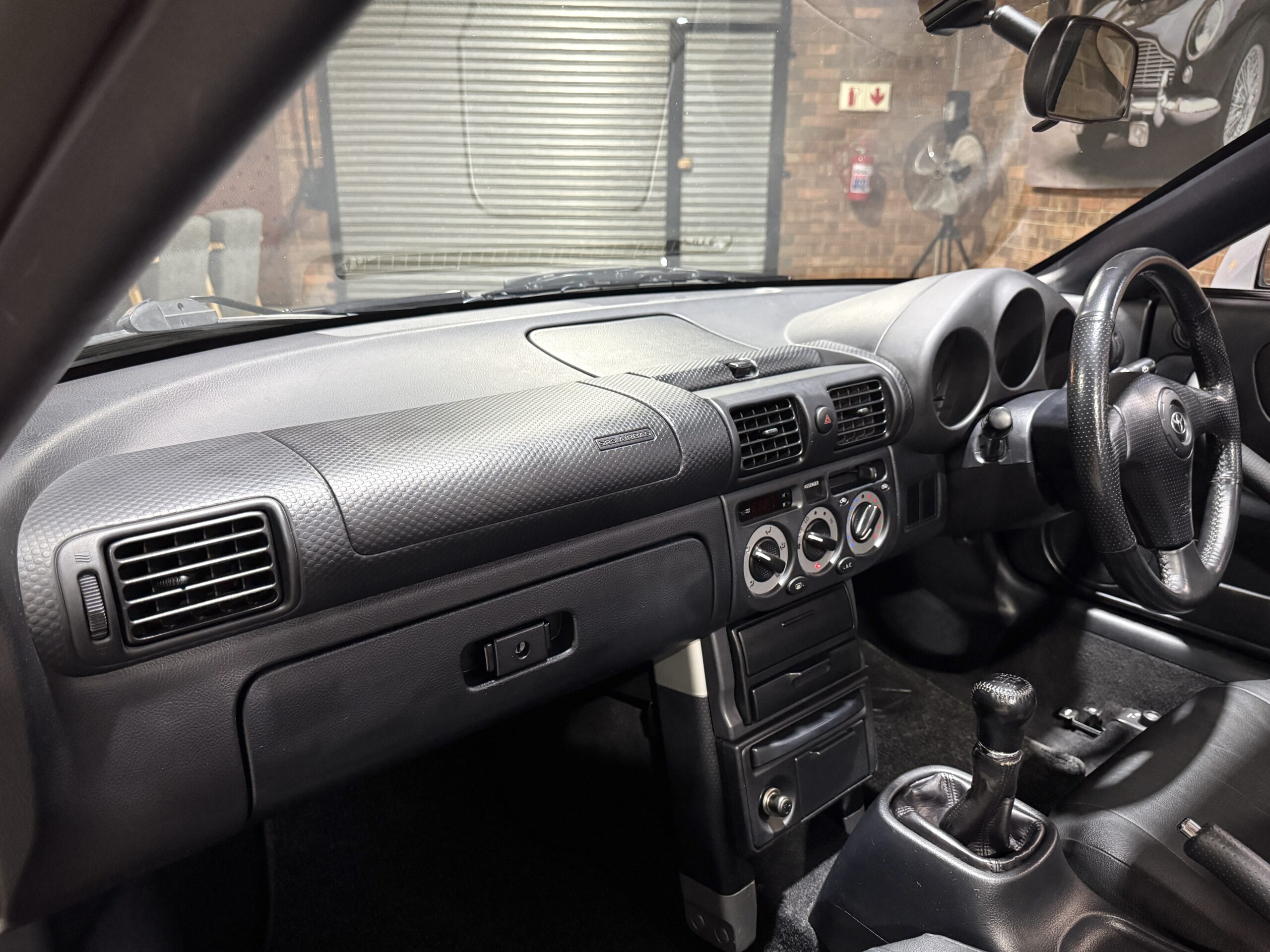 2001 Toyota MR2