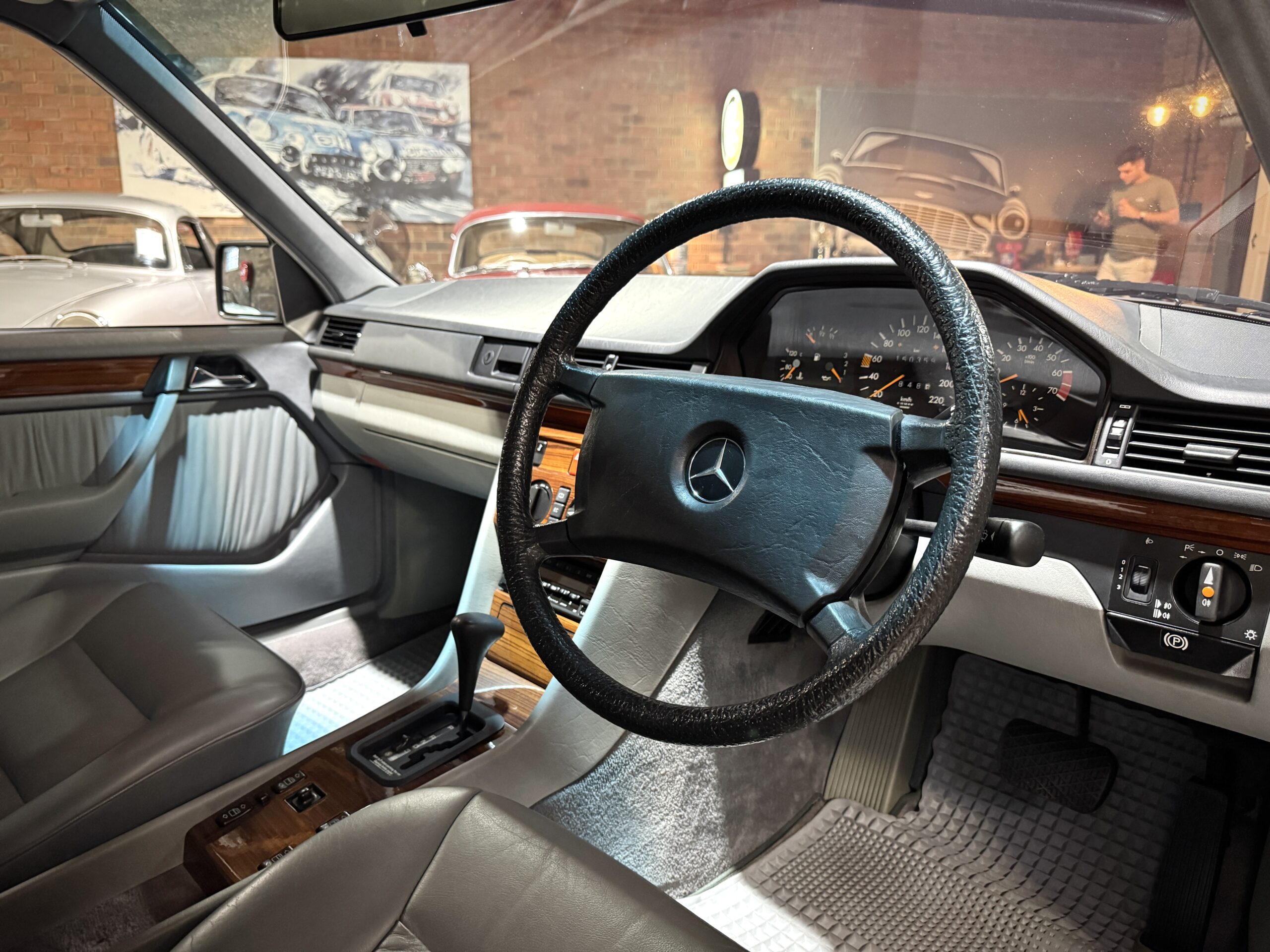 1992 Mercedes Benz W124 230E