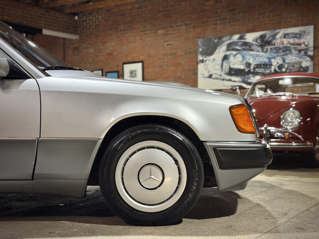 1992 Mercedes Benz W124 230E