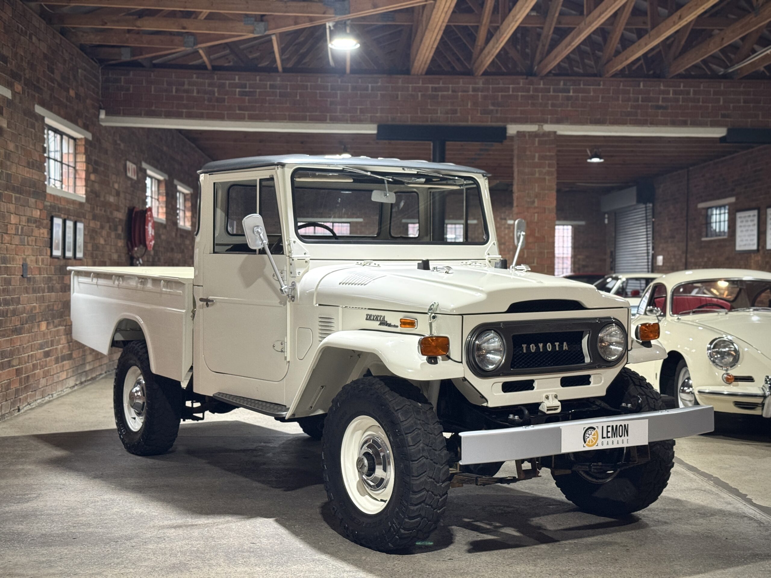 1972 Land Cruiser FJ45 Pick-Up