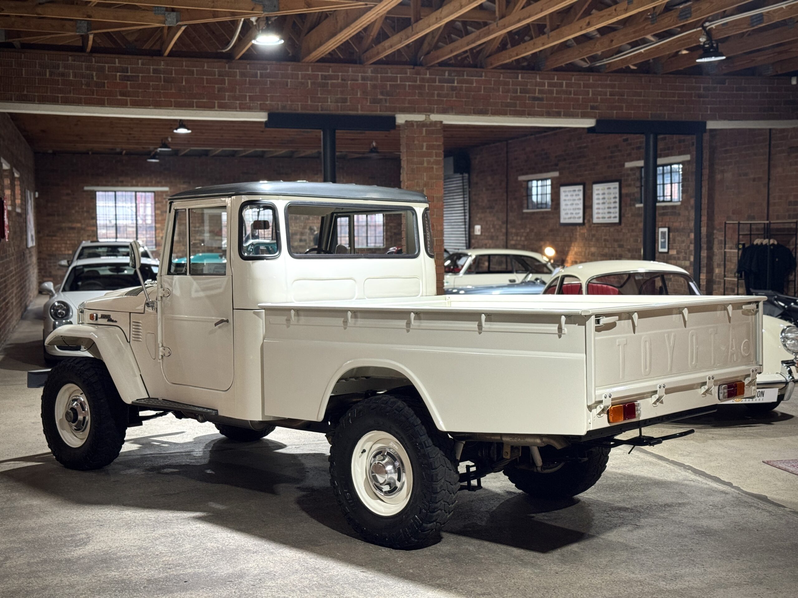 1972 Land Cruiser FJ45 Pick-Up