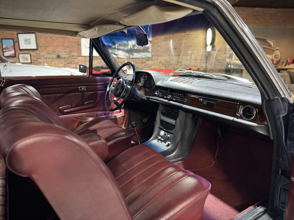 1972 Mercedes Benz 250 CE W114