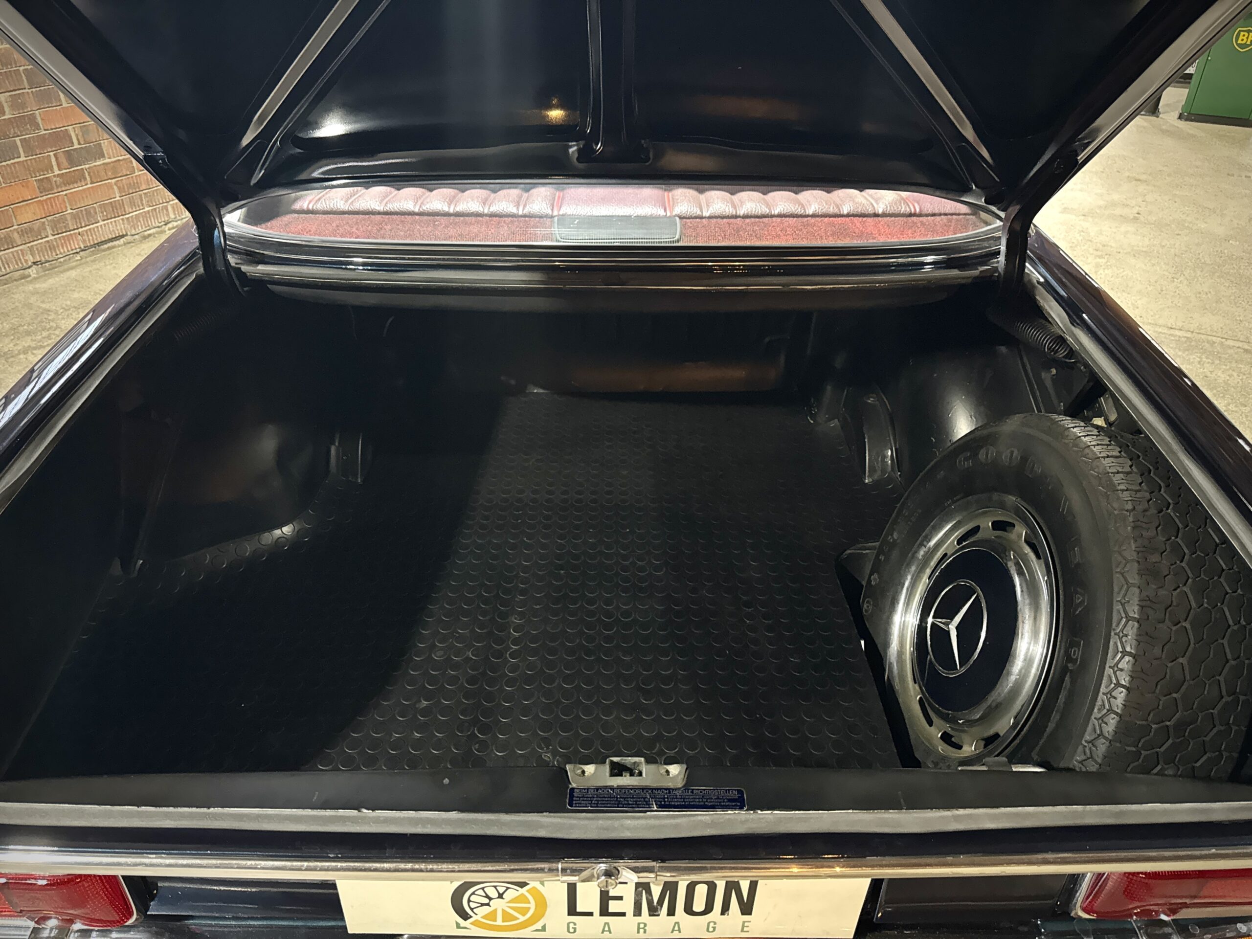 1972 Mercedes Benz 250 CE W114