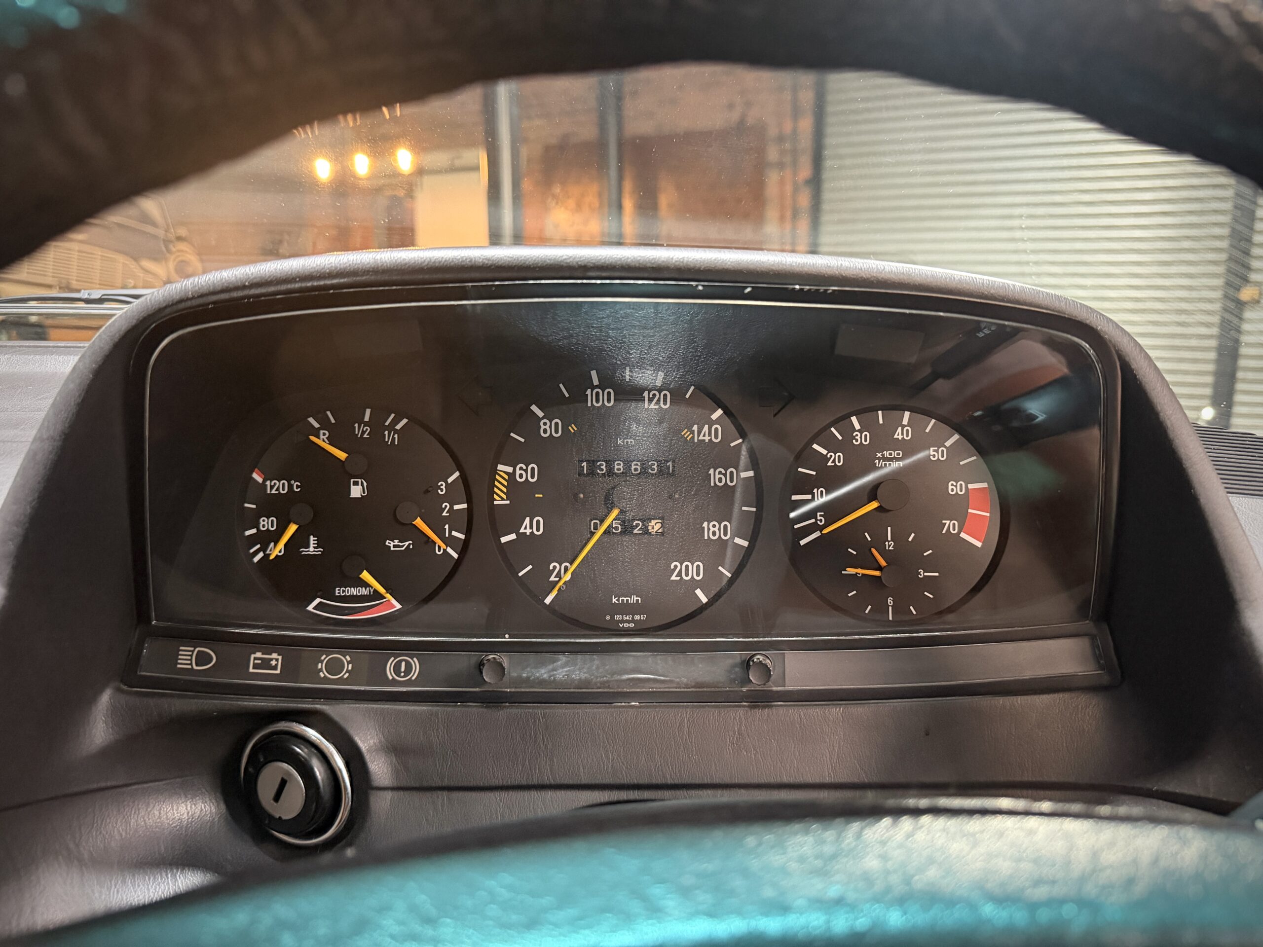 1984 Mercedes Benz 230E W123