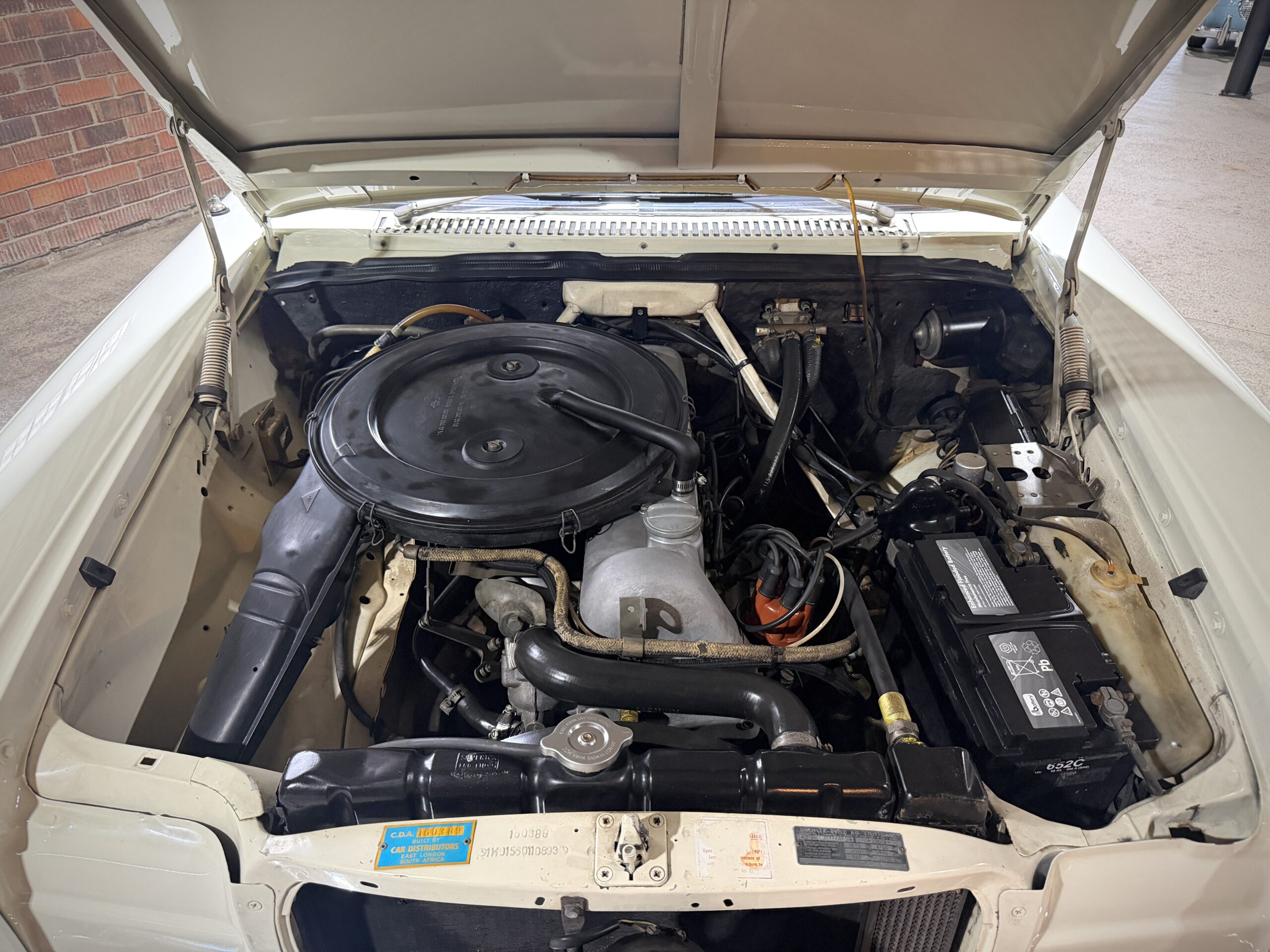 1972 Mercedes Benz W114 230-6