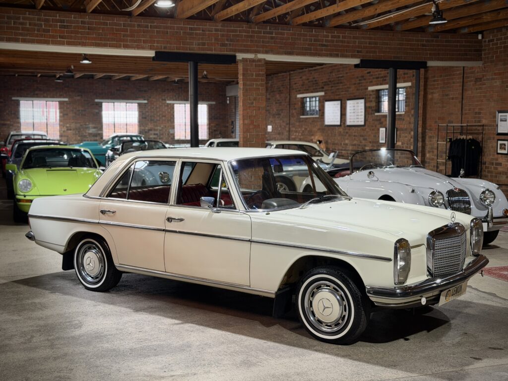 1972 Mercedes Benz W114 230-6