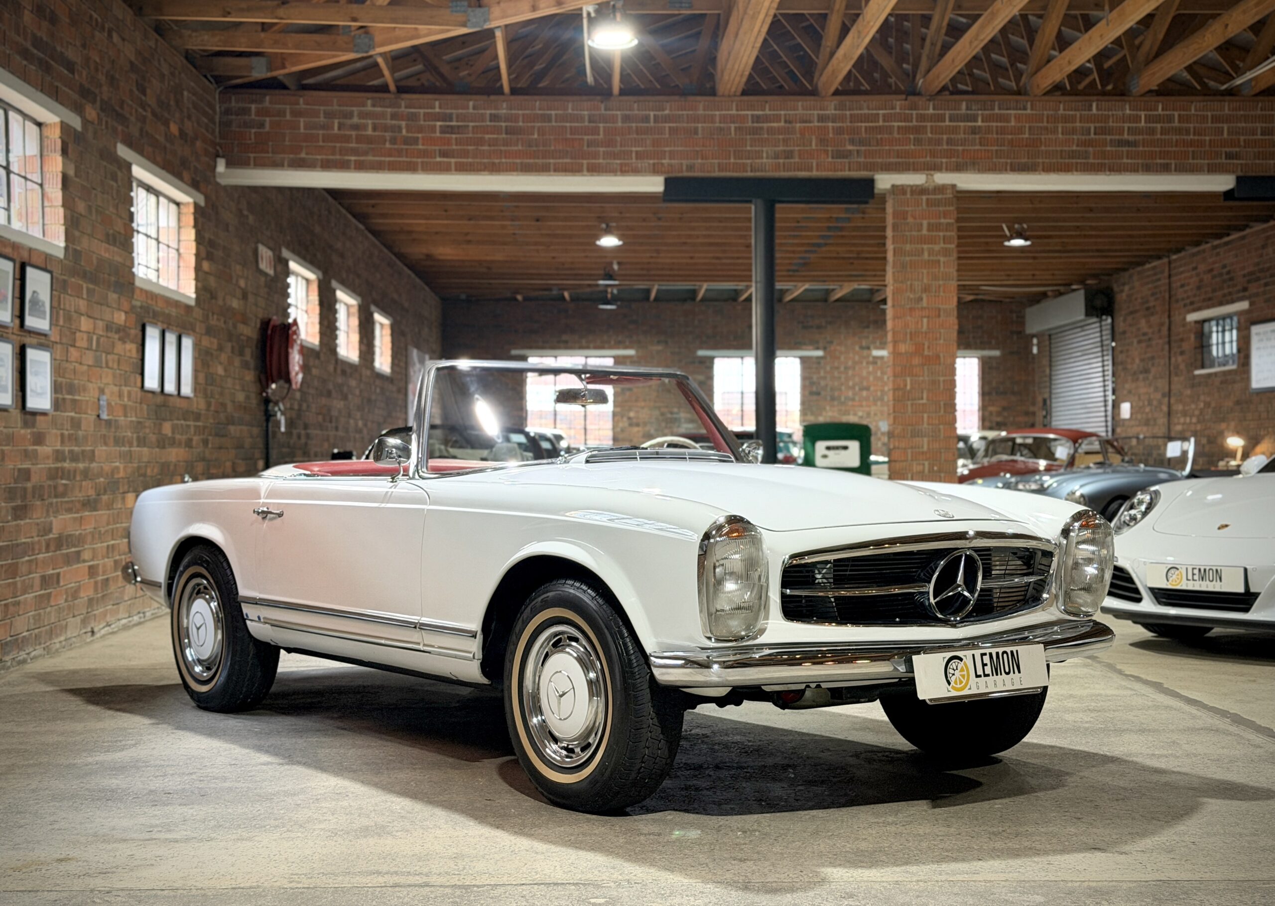 1966 Mercedes 230 SL W113