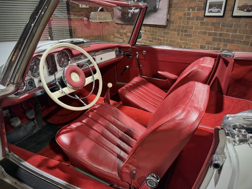 1966 Mercedes 230 SL W113