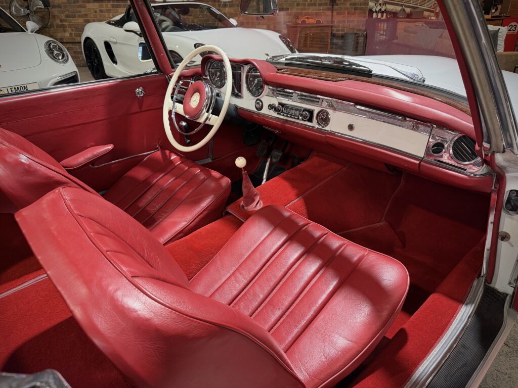 1966 Mercedes 230 SL W113