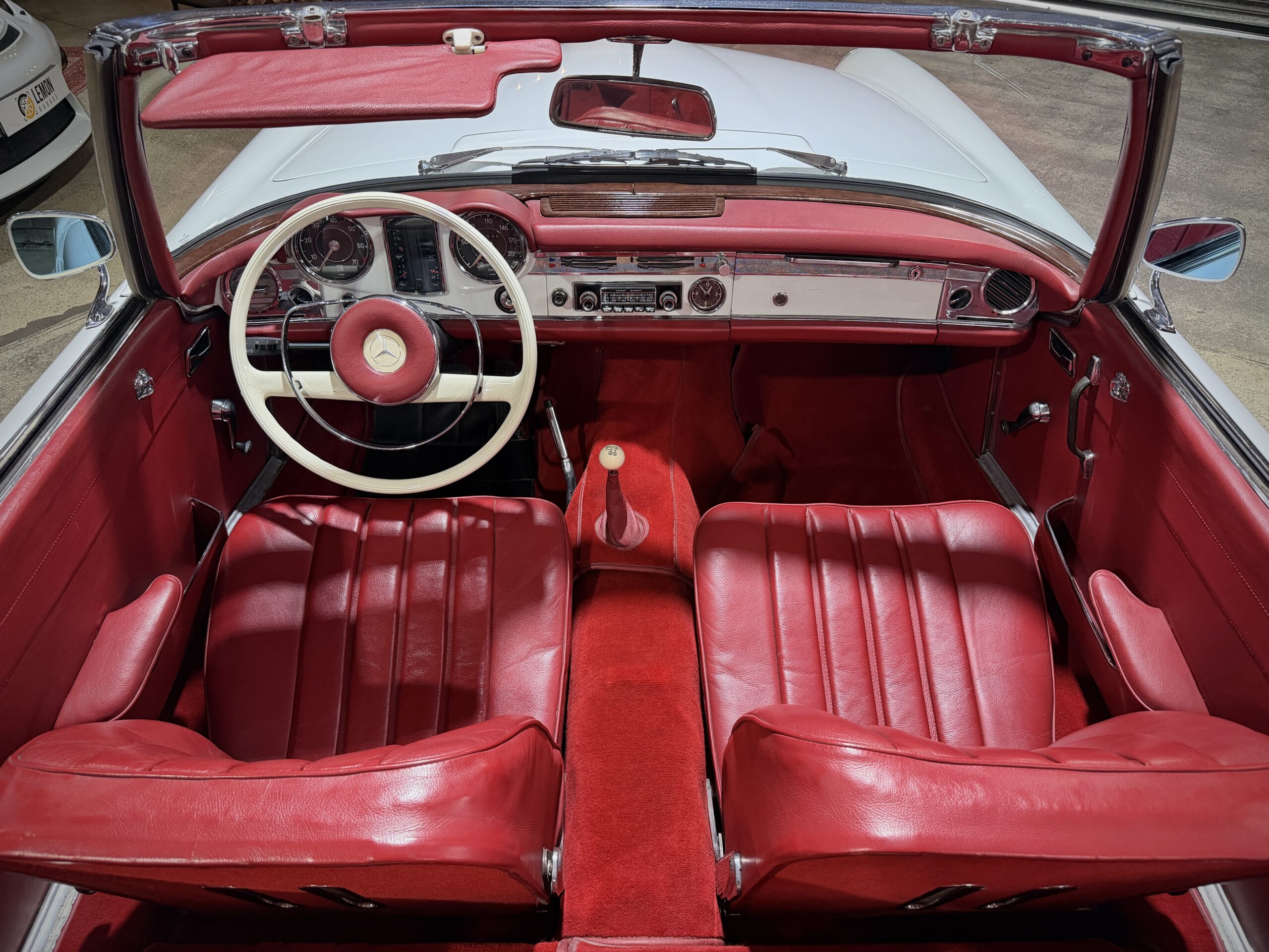1966 Mercedes 230 SL W113