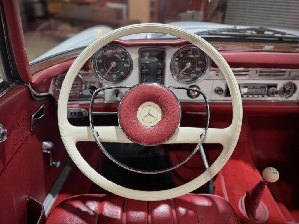 1966 Mercedes 230 SL W113