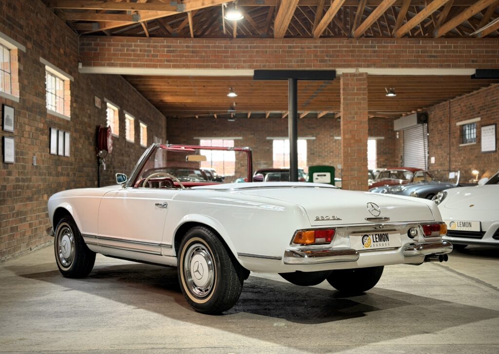 1966 Mercedes 230 SL W113