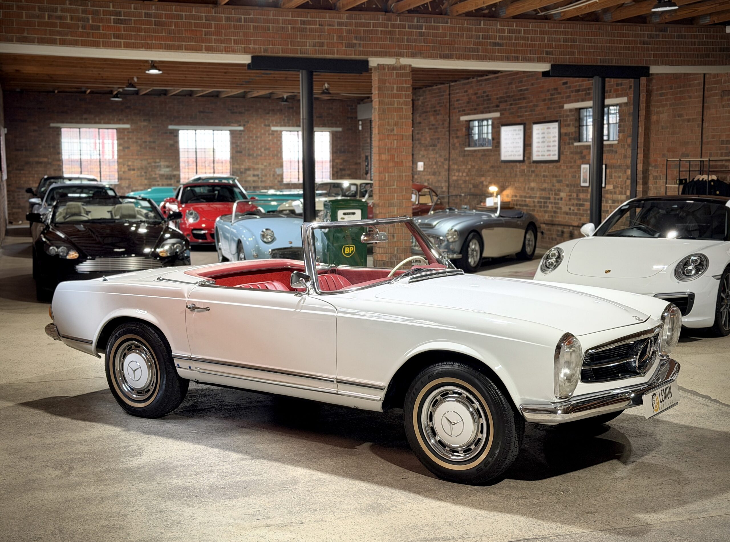1966 Mercedes 230 SL W113