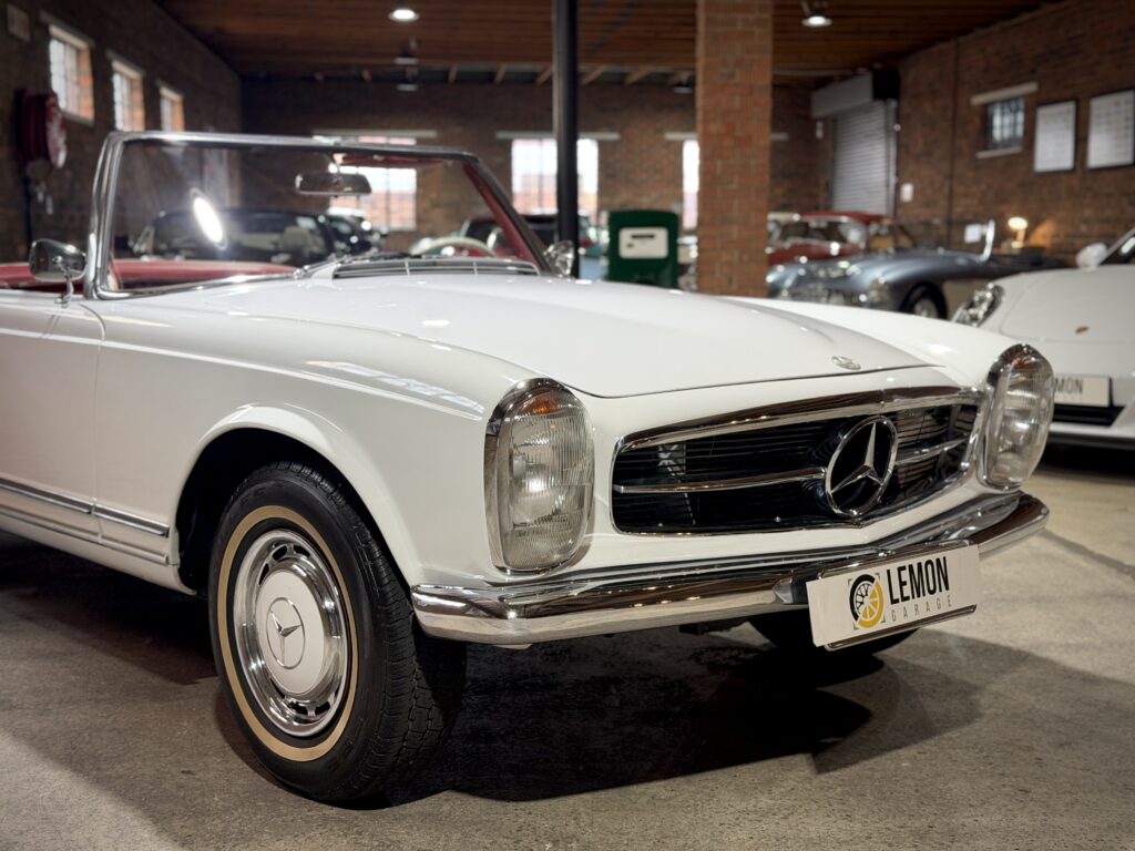 1966 Mercedes 230 SL W113