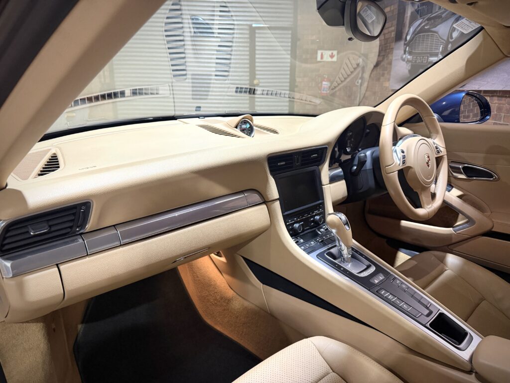 2012 Porsche 911 Carrera (991)