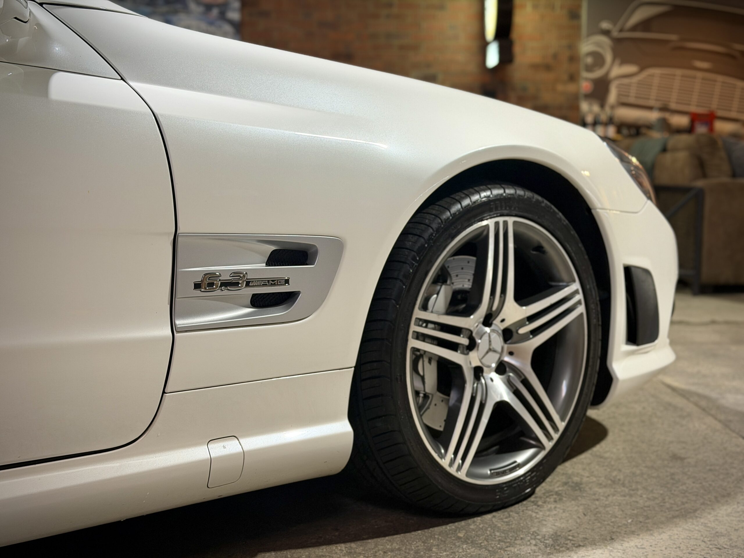 2010 Mercedes Benz SL63 AMG